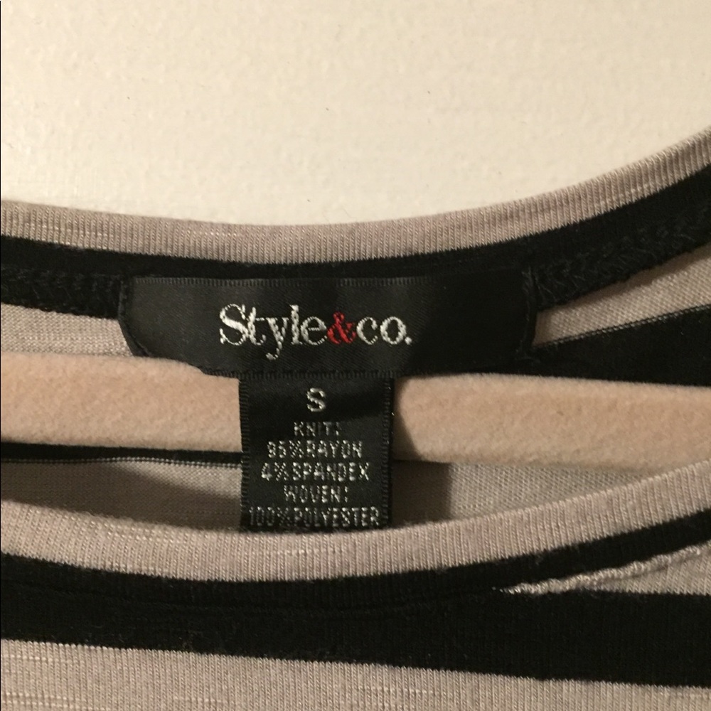 Blouse - Picture 2 of 3